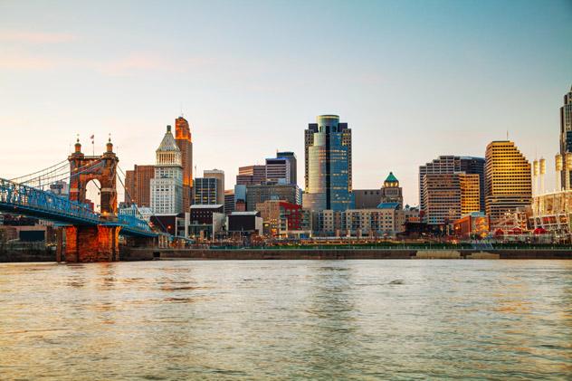 Amanece en el centro de Cincinnati, EEUU © photo.ua / Shutterstock