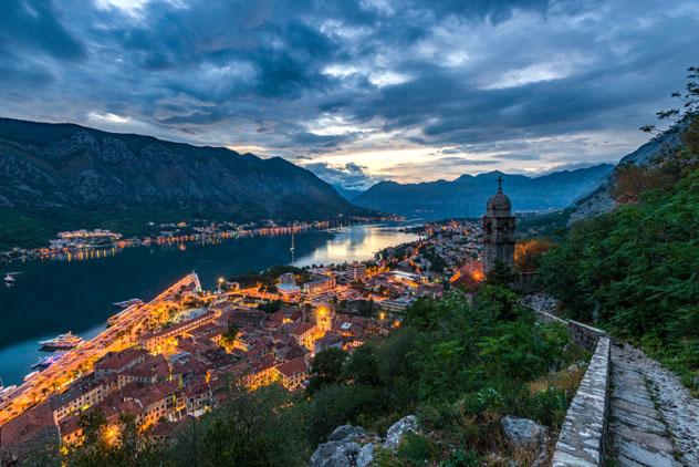 Bahía de Kotor, Montenegro © Razvan Vasile / Shutterstock