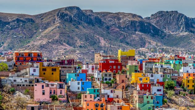 Fundada como enclave minero de plata por los españoles en el s. XVI, la colorida Guanajuato es hoy Patrimonio Mundial de la Unesco © Robert Powais / 500px