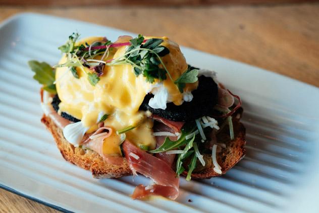 Huevo benedictino, comida tipica de Melbourne, Australia © dangtrinh0612 / Shutterstock