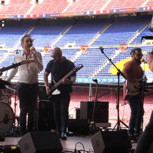 BalconyTV y Love of Lesbian en el 'balcony' del Camp Nou, Barcelona, España
