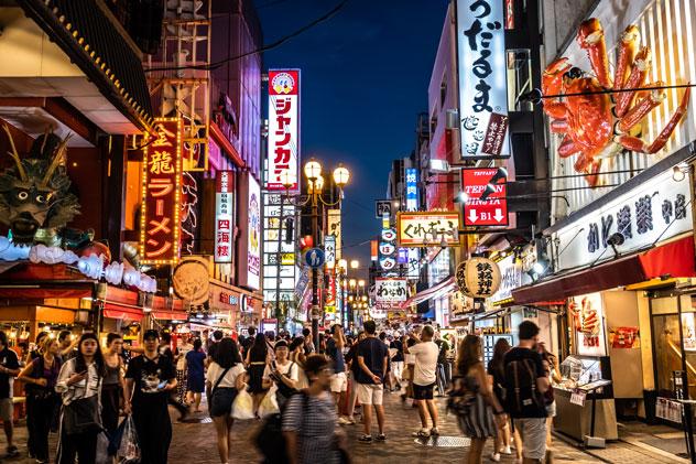 Luces en el distrito de Dōtonbori. EarnestTse/Shutterstock ©