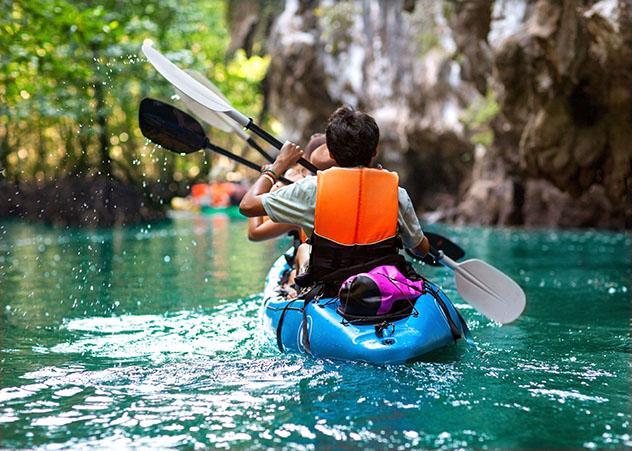 Aventuras en familia: practicar el kayak