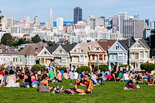 En Haight-Ashbury se puede pasar un rato admirando a las icónicas 
