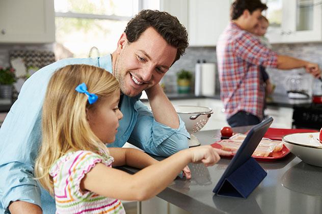 Viajar por el mundo en familia sin salir de casa a través de los idiomas