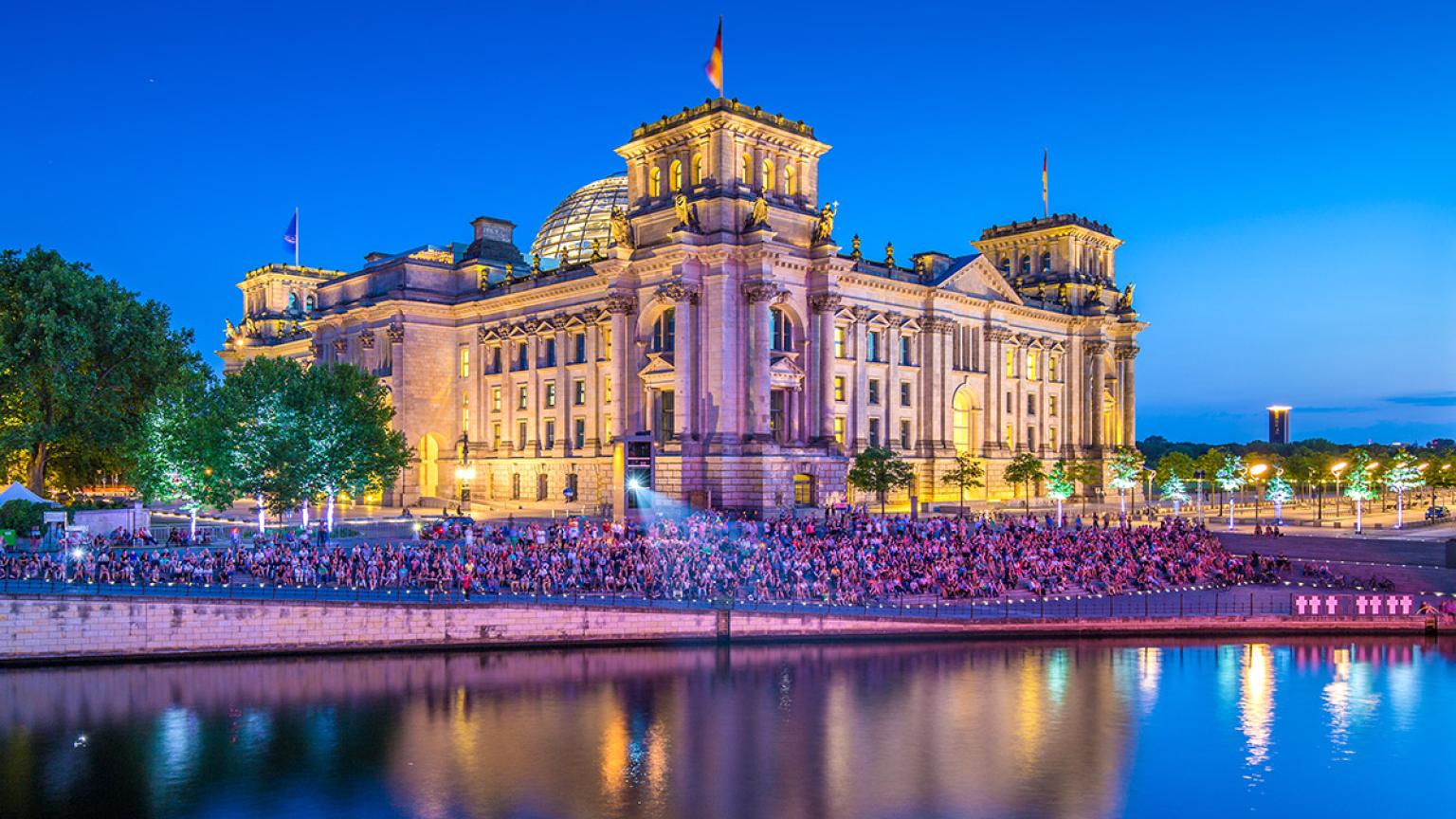 Reichstag al atardecer, Berlín, Alemania