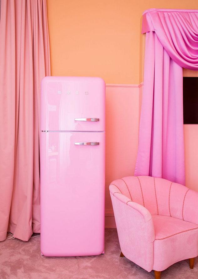 Gracias a la nevera que hay en la habitación, los huéspedes pueden disfrutar de todo el helado que quieran, Helsinki, Finlandia © Valio Jäätelöfabriikki