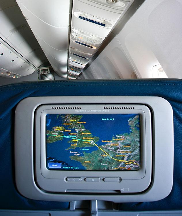 Mapa en la pantalla del avión