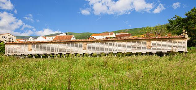 Hórreo, Carnota, paisaje de la ruta por la costa de Galicia