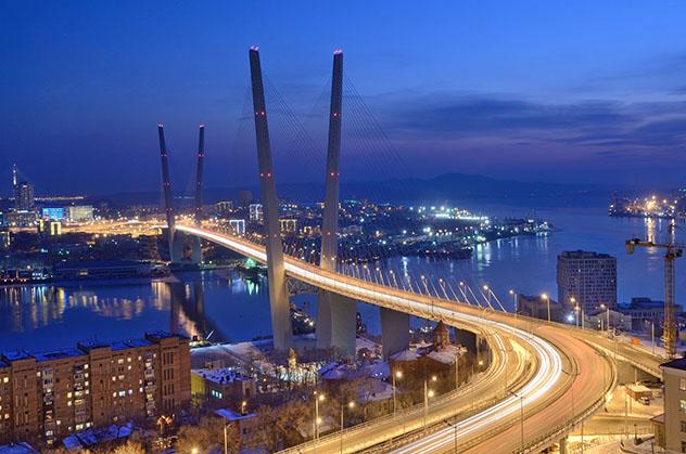 Extremo Oriente ruso: bahía del Cuerno de Oro en Vladivostok