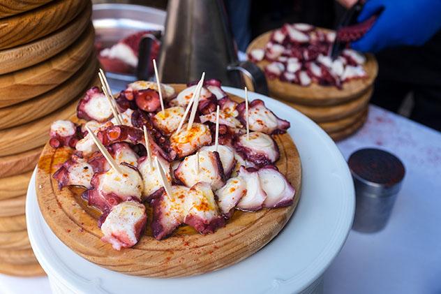 Gastronomía de Galicia: pulpo gallego, Galicia, España