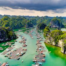 Pueblos flotantes de la isla de Cat Ba, Vietnam