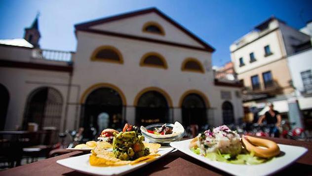 Lonja de Feria, en Sevilla, uno de los paraísos para tapear de la ciudad © www.lonjadeferia.com 