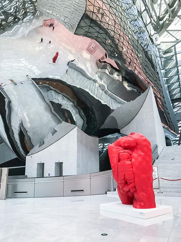 Shēnzhèn, China: Museo de Arte Contemporáneo y de Exposición de Urbanismo (MOCAPE)