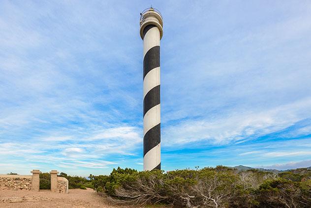 Faro de Portinatx, Ibiza, Baleares, España © Alberto Loyo / Shutterstock