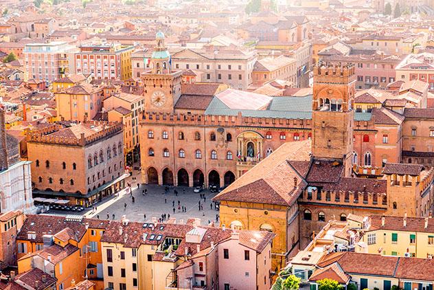 Parada del ‘Grand Tour’: Bolonia, piazza Maggiore