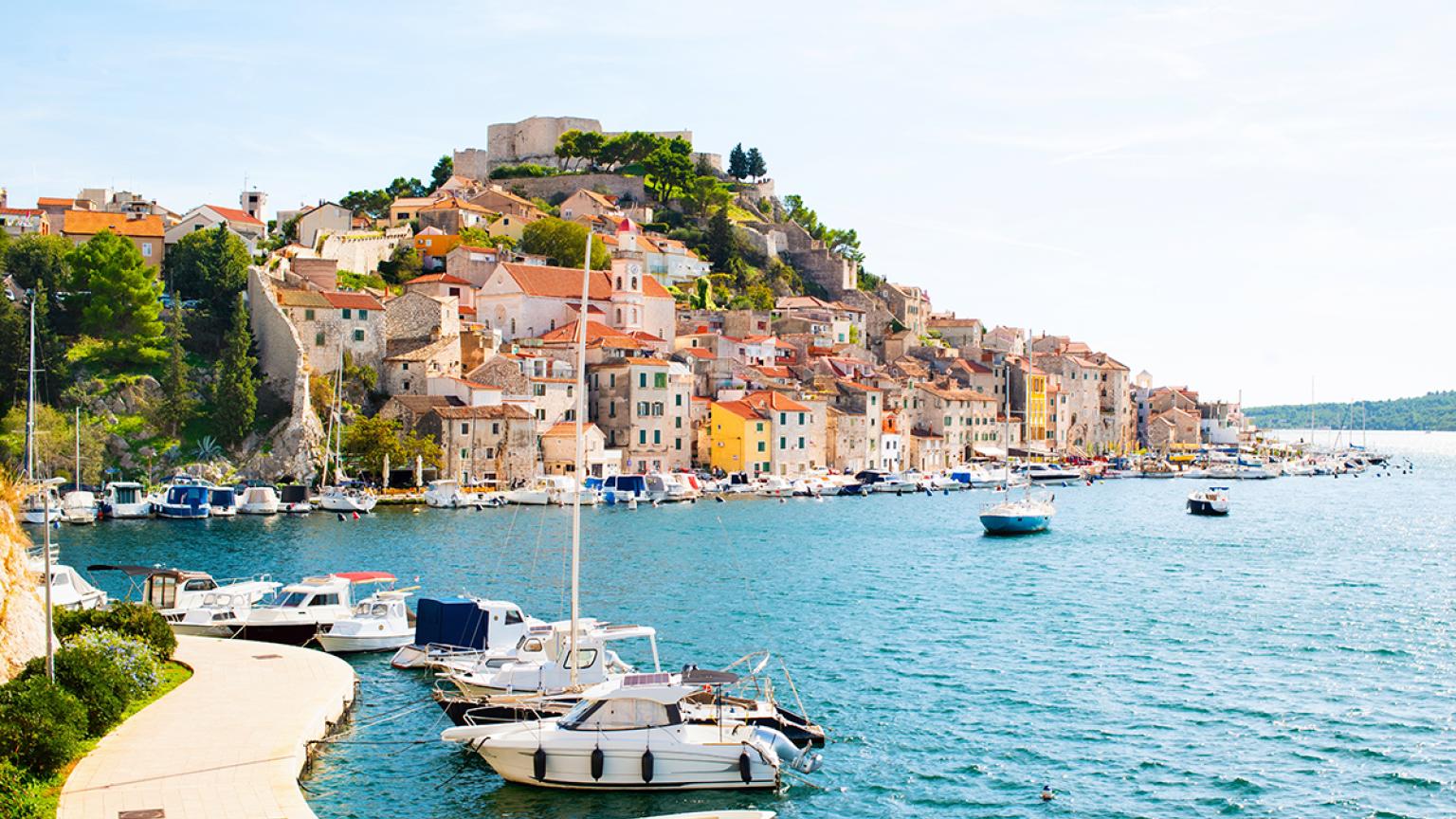 Vista de la ciudad de Šibenik, Dalmacia, Croacia.
