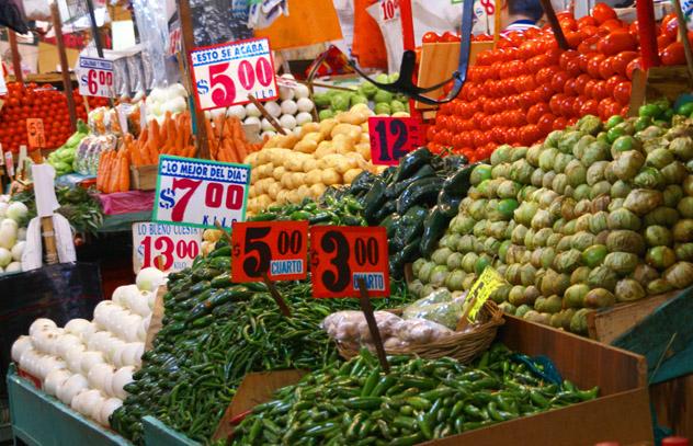Mercado de la Merced, Ciudad de México, México © steve estvanik / Shutterstock