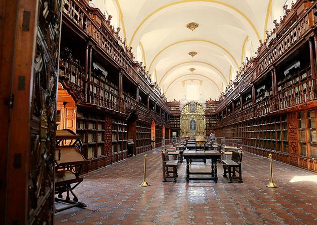 Biblioteca Palafoxiana, Puebla, México © www.palafoxiana.com
