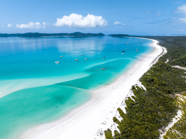 Vista aérea de Whitehaven Beach, en Queensland. © Juergen_Wallstabe/Shutterstock