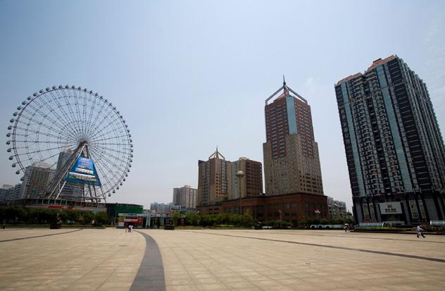 La noria de Changsha: una de las más grandes de China y un soberbio mirador de la ciudad, Húnán, China © Best View Stock / Getty Images