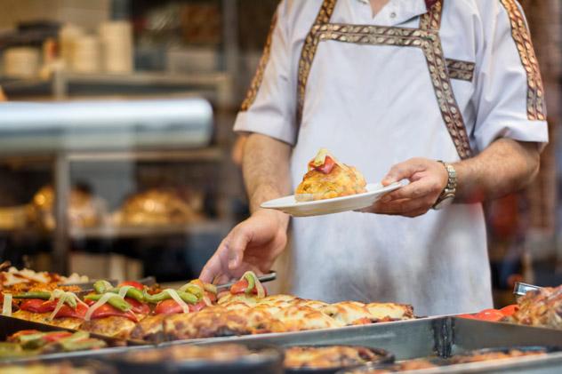 Restaurante tradicional, Estambul, Turquía © Photo Oz / Shutterstock