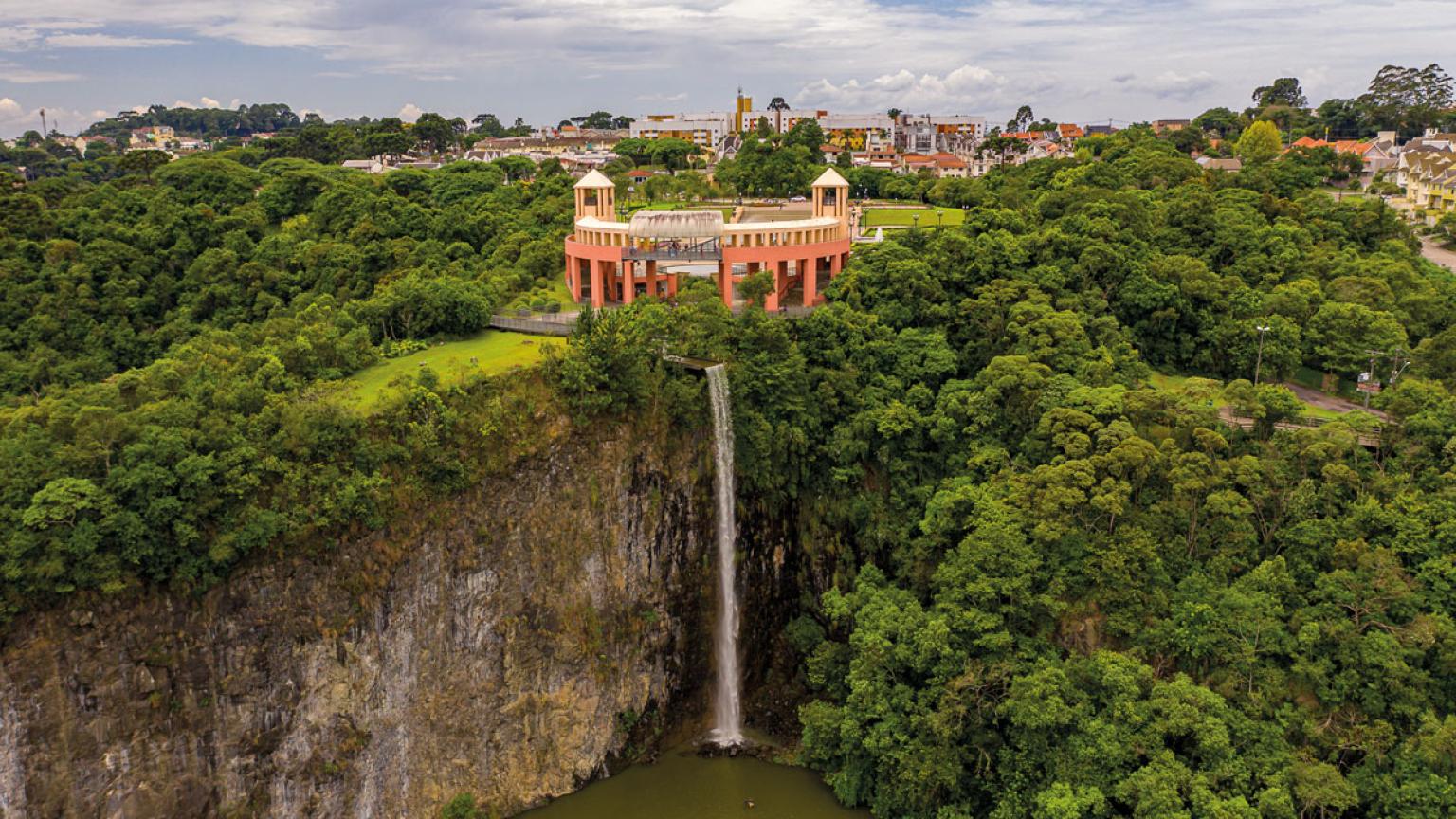 Parque Tanguá, en el norte de Curitiba, uno de los 48 de la ciudad. gonthiagon/Shutterstock ©