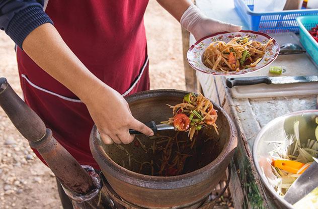 Un viaje gastronómico a Laos: ensalada de papaya verde