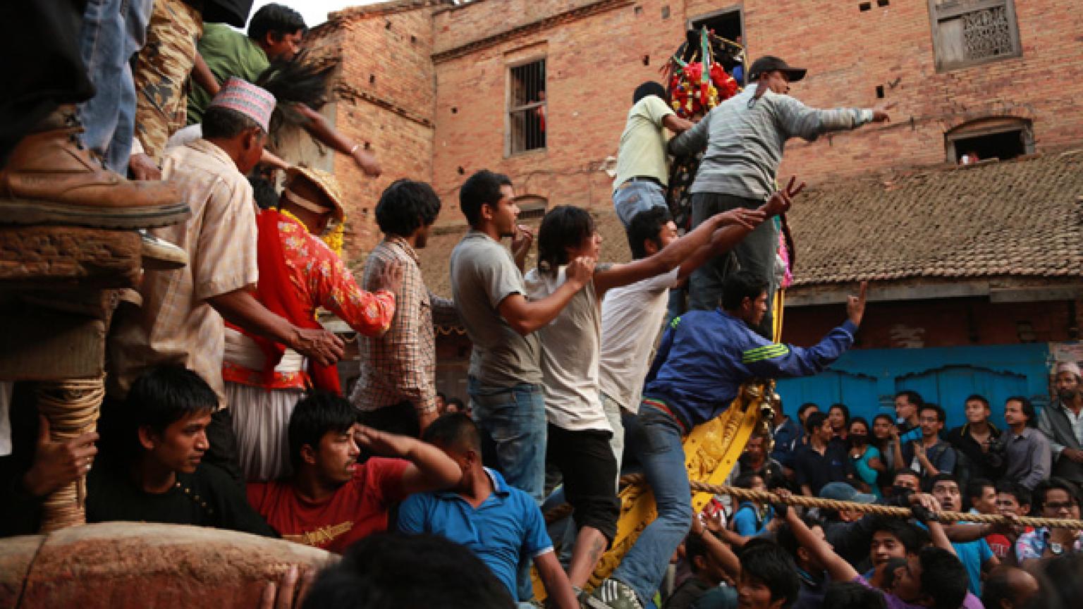 Celebrar el Bisket Jatra, Nepal