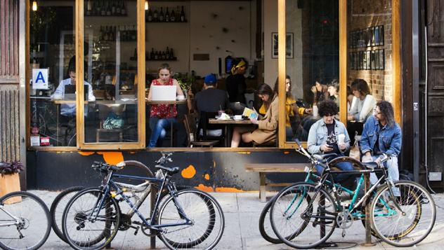 Viajes de trabajo en el meollo de la acción: solo hace falta wifi © Peter Ptzchelinzew / Getty Images
