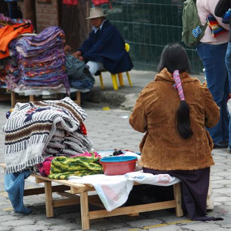 Artesanía en el mercadode Otavalo, Ecuador
