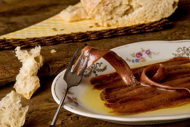 Anchoas del mar Cantábrico, gastronomía de Cantabria