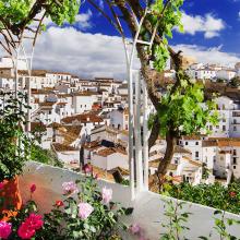 Setenil de las Bodegas, pueblo blanco de Cádiz, Andalucía, España