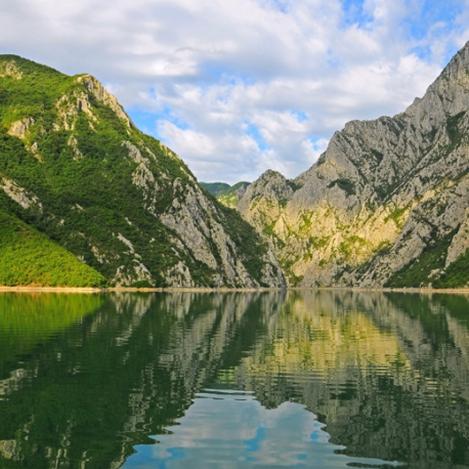 Lago Koman, Albania