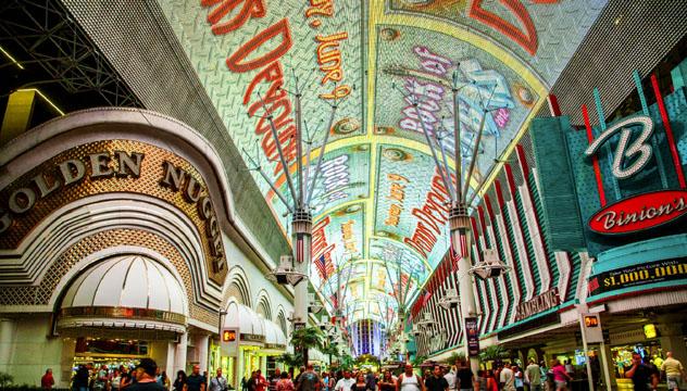 Freemont Street, Las Vegas, EE UU © Jorg Hackemann / Shutterstock