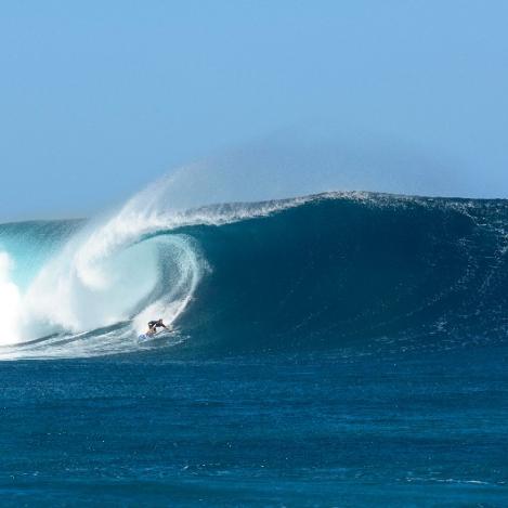 Surf en Cloudbreak, Fiyi.