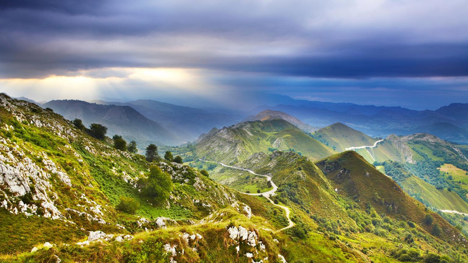 Carreteras en los Picos de Europa, Asturias, España