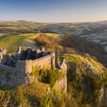 Vista del Castillo Carreg Cennen, Parque Nacional Brecon Beacons.