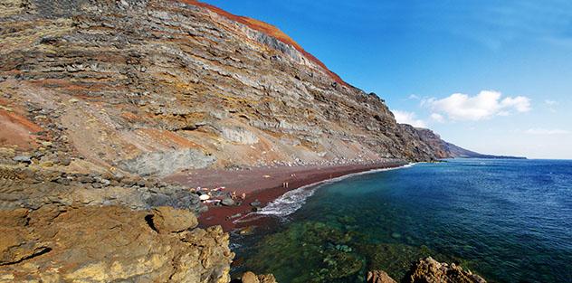 Playa del Verodal, El Hierro, Canarias, España © gadzius / Shutterstock