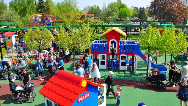 Legoland © blue_quartz - www.flickr.com/photos/blue_quartz/3505619175