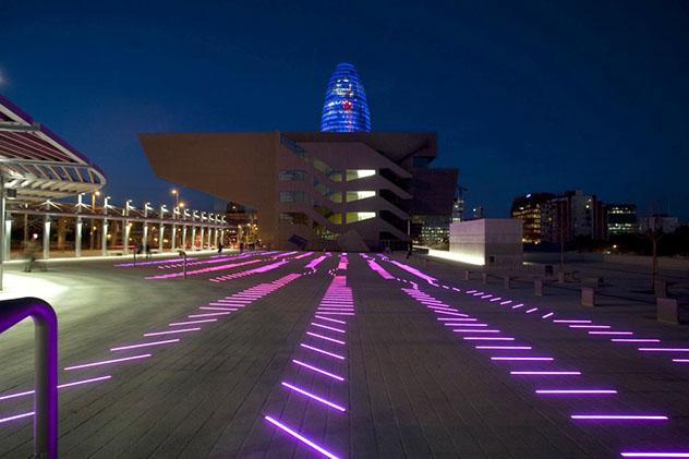 BruumRuum, instalación en la plaza de Les Glòries, Barcelona, Cataluña, España © Xavier Padrós / Museu del Disseny de Barcelona_www.barcelona.cat