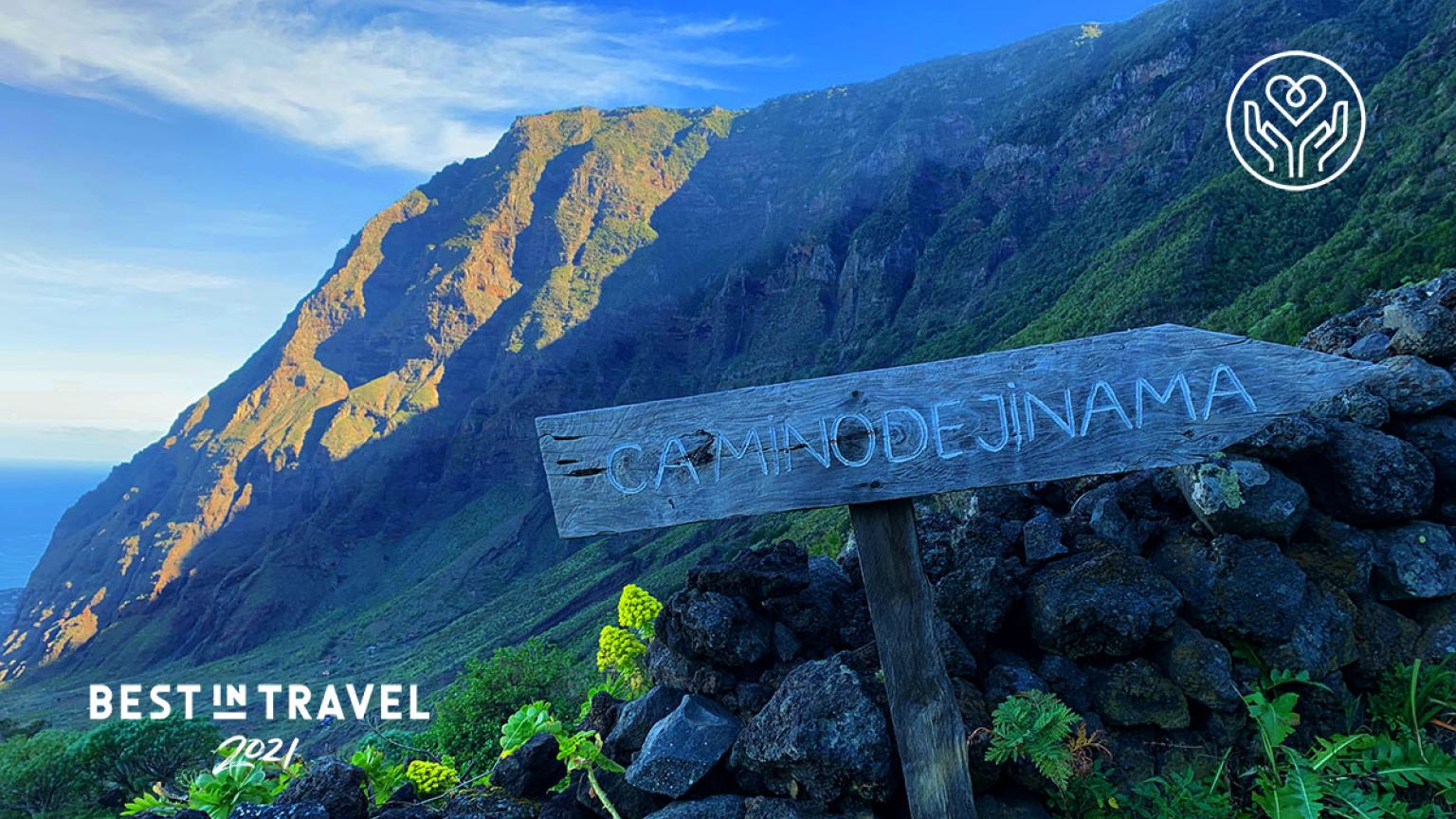 Turismo sostenible: El sendero Camino de Jinama, que pasa por los acantilados, El Hierro, Canarias, España
