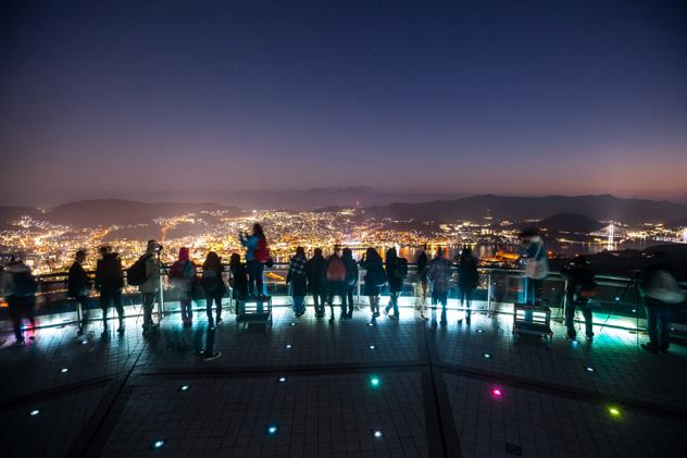 La vista de Nagasaki desde el Inasa-yama es impresionante, Japón © Putt Sakdhnagool / Getty Images