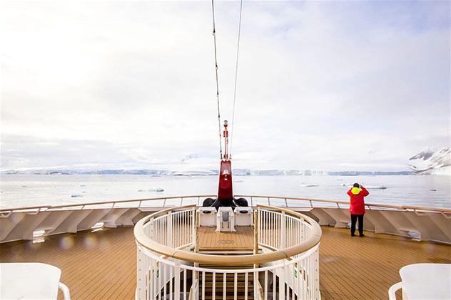 Edwina Hart a bordo del MS Roald Amundsen