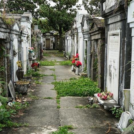 El mausoleo de tendencia gótica sureña, Nueva Orleans, costa este de EEUU
