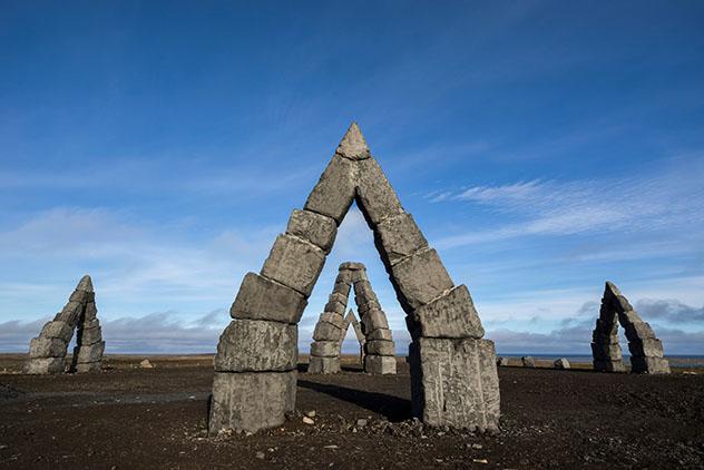El enigmático monumento megalítico circular de Islandia, el Arctic Henge, bien merece un desvío, Islandia © Robert Postma / Design Pics