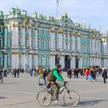 Plaza del Hermitage, San Petersburgo, Rusia
