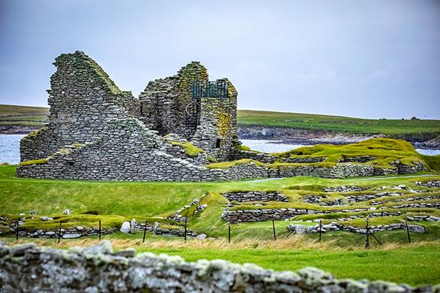 El magnífico y misterioso Jarlshof deleita a los historiadores, Shetland, Escocia © Marcin Kadziolka / Shutterstock