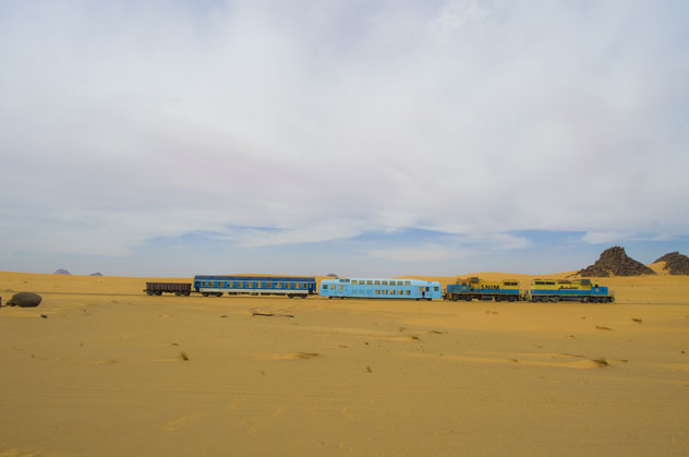 Le Train du Desert, cruzando el desierto. © Desert Nomad / Shutterstock