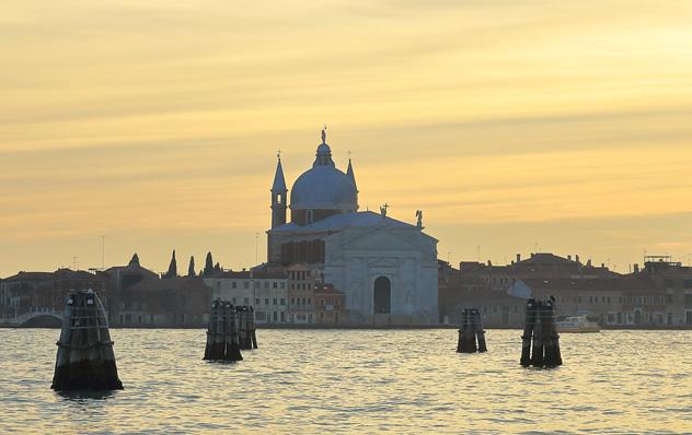 Giudecca al atardecer, Venecia, Italia © Faina Gurevich / Shutterstock